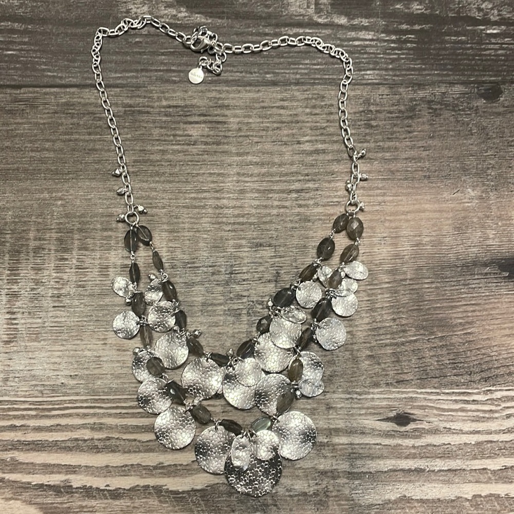Stella and dot silver necklace